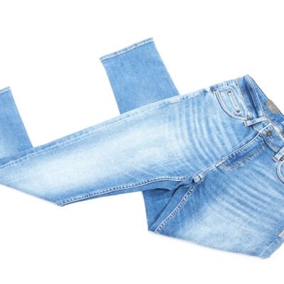 striukės vyrams džinsai vyrams marškiniai kostiumai išparduotuvė didmeninė prekyba pigūs rūbai drabužiai stock clothes wholesale outlet jack and jones