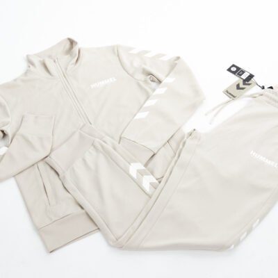 Hummel sportinės kelnės tympos striukės moterims sportiniai kostiumai sportinės maikės drabužiai internetu sportiniai rūbai sportiniai batai išparduotuvė didmeninė prekyba pigūs rūbai drabužiai stock clothes wholesale outlet