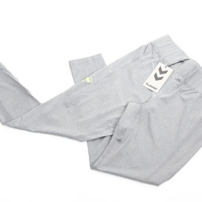 Hummel sportinės kelnės tympos striukės moterims sportiniai kostiumai sportinės maikės drabužiai internetu sportiniai rūbai sportiniai batai išparduotuvė didmeninė prekyba pigūs rūbai drabužiai stock clothes wholesale outlet