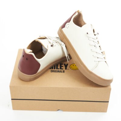 Smiley sportiniai batai kedai kokybiški batai vasariniai batai madingi batai išparduotuvė didmeninė prekyba pigūs rūbai drabužiai stock clothes wholesale outlet