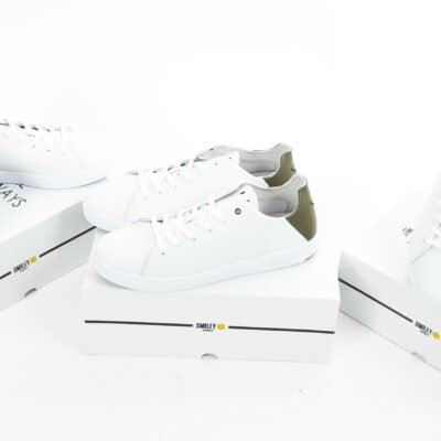 Smiley sportiniai batai kedai kokybiški batai vasariniai batai madingi batai išparduotuvė didmeninė prekyba pigūs rūbai drabužiai stock clothes wholesale outlet