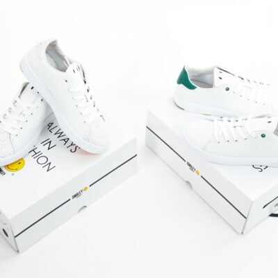 Smiley sportiniai batai kedai kokybiški batai vasariniai batai madingi batai išparduotuvė didmeninė prekyba pigūs rūbai drabužiai stock clothes wholesale outlet