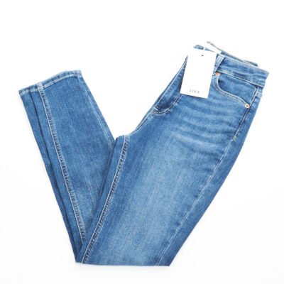 JJXX JackJones megztiniai džemperiai moterims drabužiai kelnės suknelės stock clothes wholesale išparduotuvė didmeninė prekyba pigūs rūbai drabužiai outlet