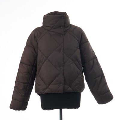 Only striukė moterims džinsai kelnės paltas megztiniai suknelės drabužiai išparduotuvė didmeninė prekyba pigūs rūbai stock clothes wholesale outlet