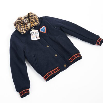 Scotch Soda firminiai rūbai vaikiški rūbai marškiniai džinsai mergaitėms striukė mergaitėms kostiumai berniukams vaikiškos suknelės drabužiai vaikams išparduotuvė didmeninė prekyba pigūs rūbai drabužiai stock clothes wholesale outlet