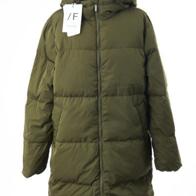 Selected moteriški drabužiai paltas suknelės striukės džinsai žieminės striukės megztiniai kostiumai marškiniai kelnės moterims išparduotuvė didmeninė prekyba pigūs rūbai drabužiai stock clothes wholesale outlet