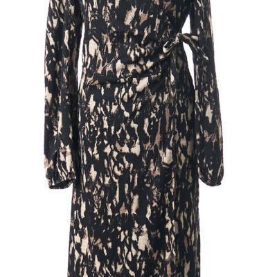 Vila suknelės megztiniai moterims paltai žieminės striukės palaidinės drabužiai stock clothes wholesale išparduotuvė didmeninė prekyba pigūs rūbai drabužiai outlet