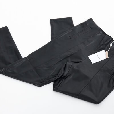 Vila suknelės megztiniai moterims paltai žieminės striukės palaidinės drabužiai stock clothes wholesale išparduotuvė didmeninė prekyba pigūs rūbai drabužiai outlet