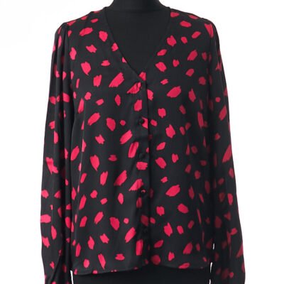 Vila suknelės megztiniai moterims paltai žieminės striukės palaidinės drabužiai stock clothes wholesale išparduotuvė didmeninė prekyba pigūs rūbai drabužiai outlet