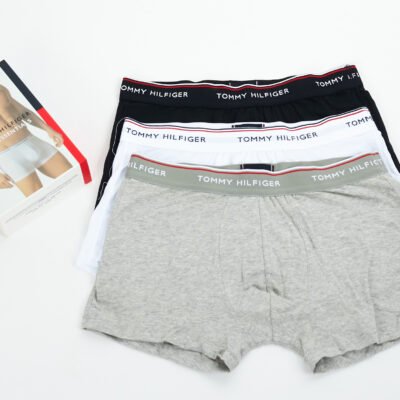 tommy hilfiger vyrams apatiniai šortai kelnaitės apatiniai vyrams rūbai outlet išparduotuvė didmeninė prekyba pigūs rūbai drabužiai stock clothes wholesale