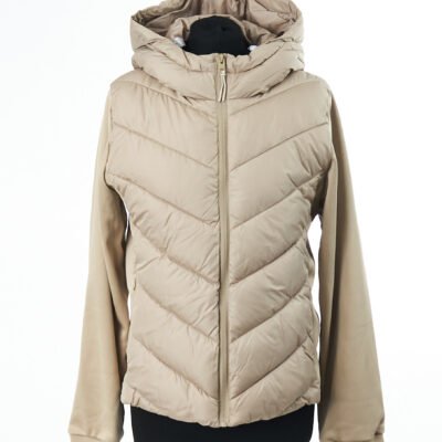 JJXX moteriški drabužiai, pavasario kolekcija, medvilniniai megztiniai, sportiniai džemperiai, džinsai moterims, laisvalaikio apranga, išparduotuvė, didmeninė prekyba, pigūs rūbai, drabužiai, stock clothes wholesale, outlet