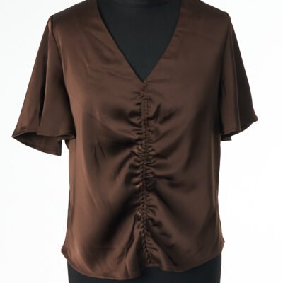 Saint Tropez suknelės striukės moterims megztiniai palaidinė kelnės kostiumai marškiniai drabužiai moterims išparduotuvė didmeninė prekyba pigūs rūbai drabužiai stock clothes wholesale outlet