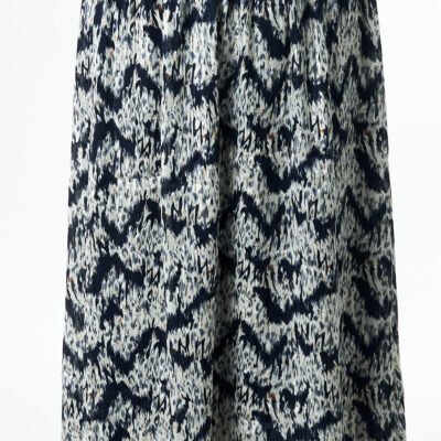 Saint Tropez suknelės striukės moterims megztiniai palaidinė kelnės kostiumai marškiniai drabužiai moterims išparduotuvė didmeninė prekyba pigūs rūbai drabužiai stock clothes wholesale outlet