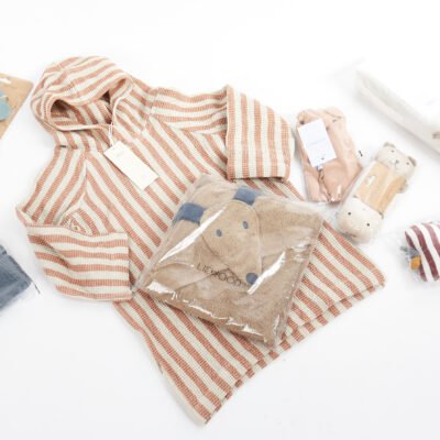 Liewood drabužiai vaikams vaikiški rūbai striukė vaikams aksesuarai vaikams vaikiški batai striukė mergaitėms išparduotuvė didmeninė prekyba pigūs rūbai stock clothes wholesale outlet