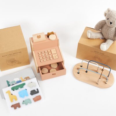 Liewood drabužiai vaikams vaikiški rūbai striukė vaikams aksesuarai vaikams vaikiški batai striukė mergaitėms išparduotuvė didmeninė prekyba pigūs rūbai stock clothes wholesale outlet